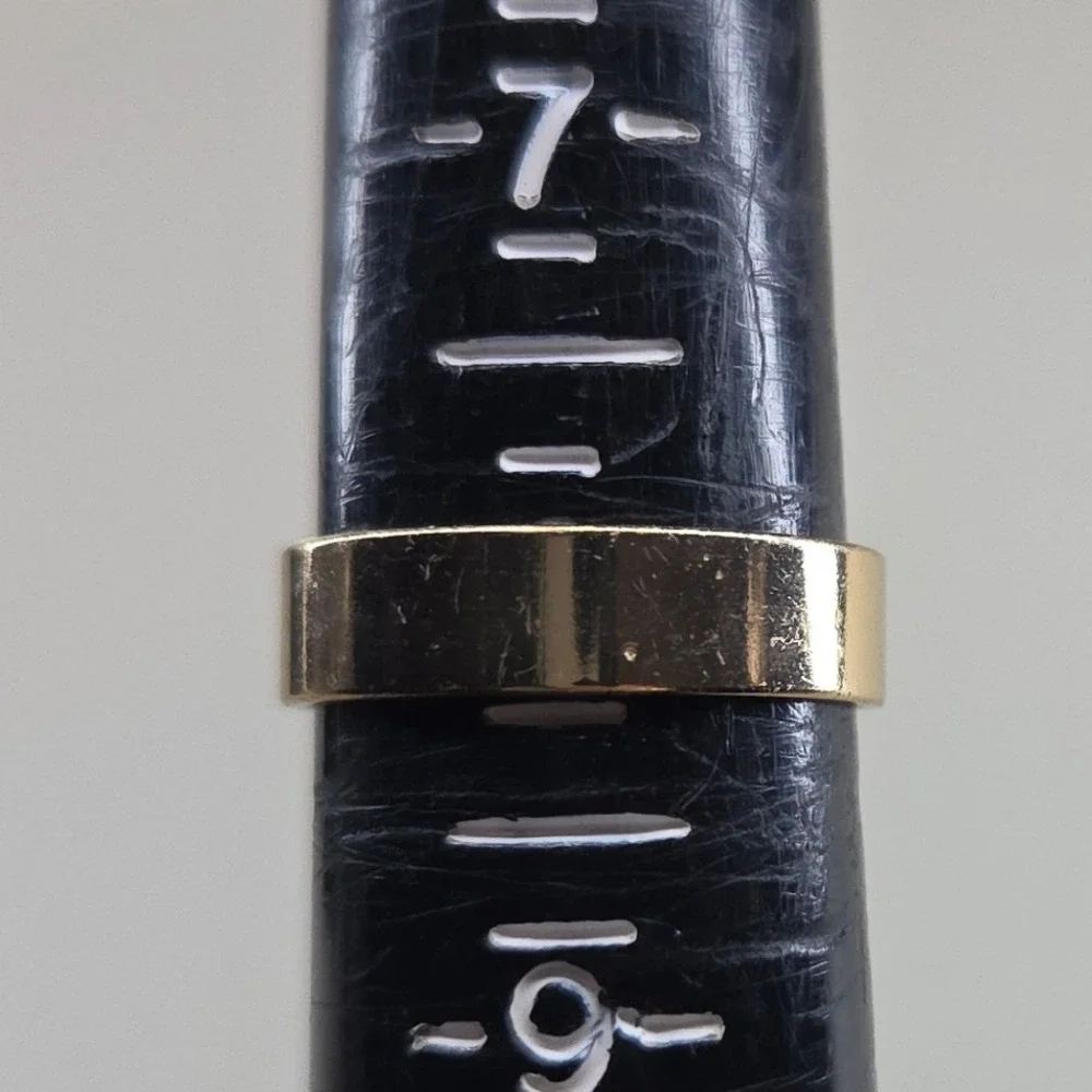 Gold Tone Flat Cigar Band Type Ring Size 8 Minimalist Wide Smooth Band Unbranded